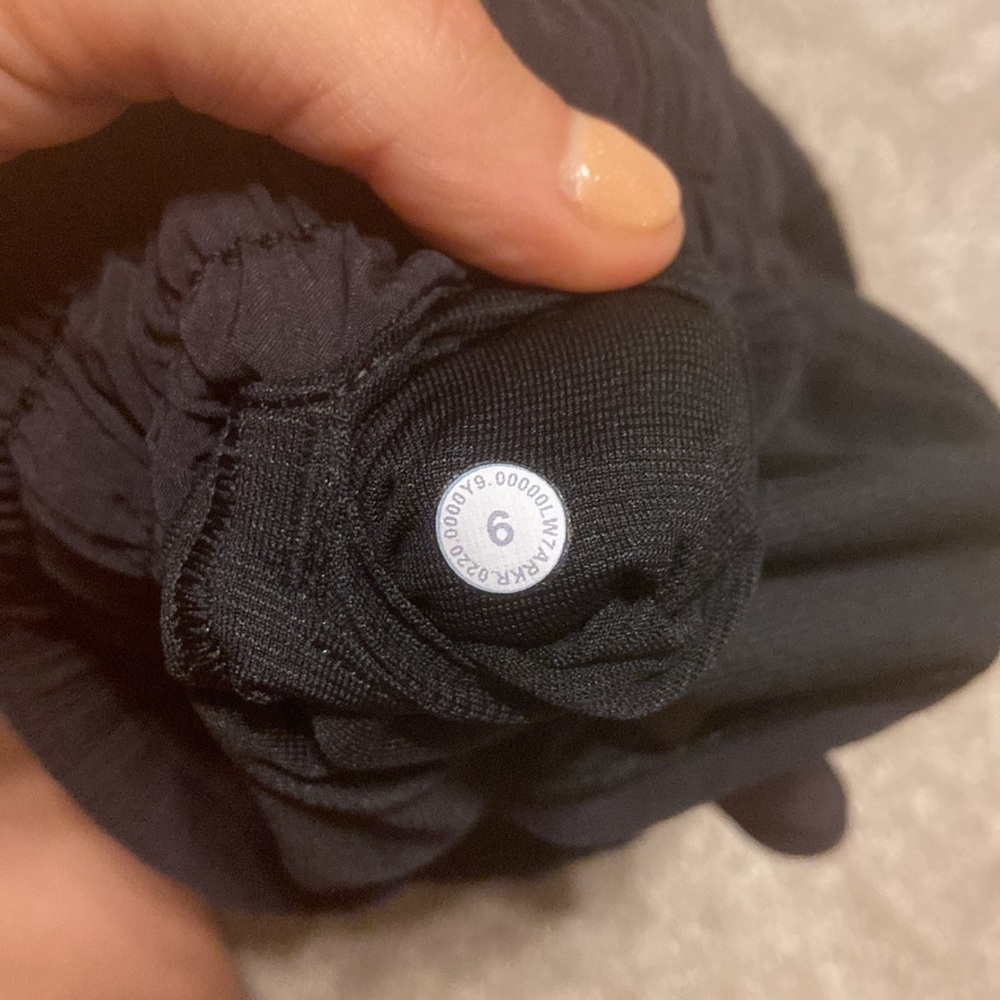 Lululemon hotty hot shorts - Picture 3 of 3